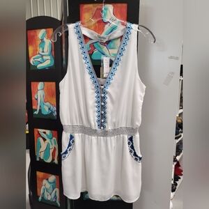 NWT White Embroidered Bebe Top